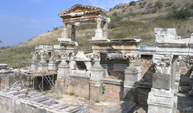 Trajan Brunnen Ephesus