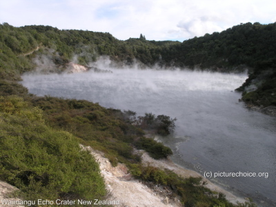 Waimangu Echo Crater New Zealand